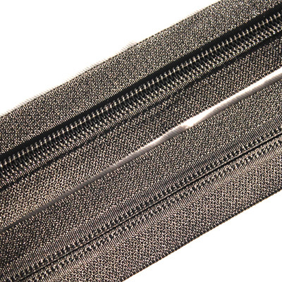 沈陽(yáng)沈河區(qū)華陽(yáng)達(dá)服裝輔料批發(fā)部 多色拉鏈直銷(xiāo)，價(jià)格優(yōu)惠，品質(zhì)可靠